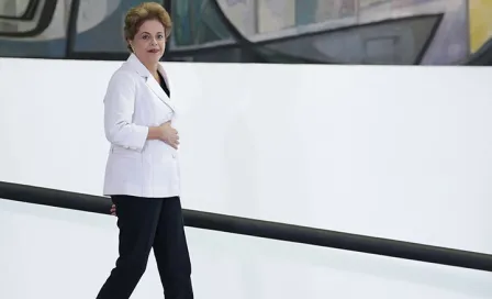 Diputados de Brasil votan a favor de juicio contra Rousseff