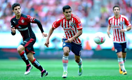 Chapo, contento tras consolidarse como titular en Chivas