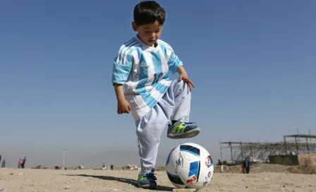 Fan afgano de Messi recibe amenazas por jugar futbol