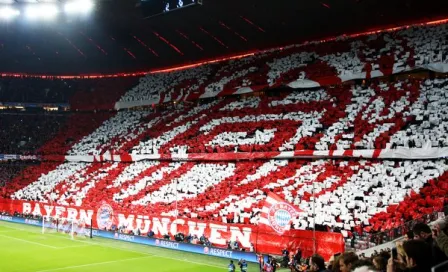 Afición de Bayern responde con descomunal mosaico