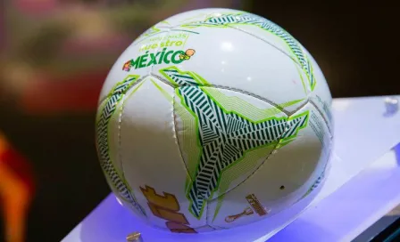 Liga MX presenta balón 'Limpiemos Nuestro México'