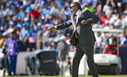 Grito de 'Fuera Boy' invade el Estadio Azul