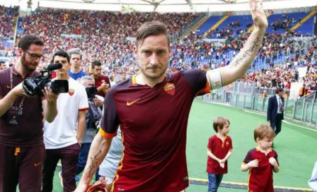 Totti festeja entre lágrimas sus 600 juegos en Serie A