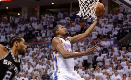 Durant guía victoria de Thunder sobre Spurs