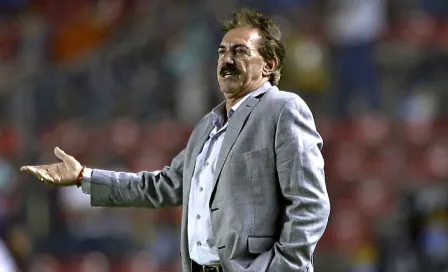 La Volpe pedirá a FIFA que se juegue con diez hombres por equipo