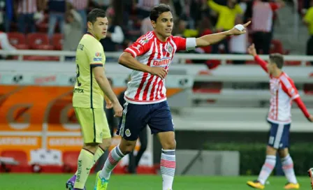 Omar Bravo podría marcar el gol 100 en Clásicos 