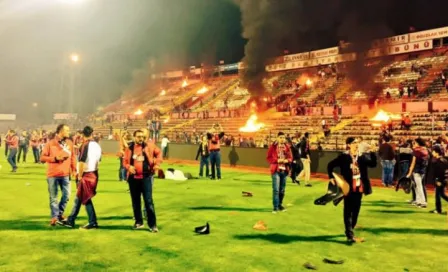 Aficionados de club turco queman estadio tras descenso