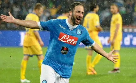 Luca Toni ve a Higuaín en mejor forma que Luis Suárez