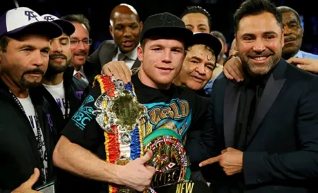 Canelo renuncia a cetro mundial mediano del CMB