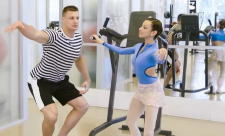 Rob Gronkowski prueba suerte en el ballet