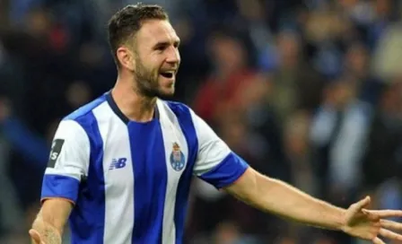 UEFA pone a Layún en el mejor once de la Liga Portuguesa 