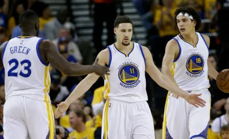 Warriors sigue con vida tras vencer al Thunder