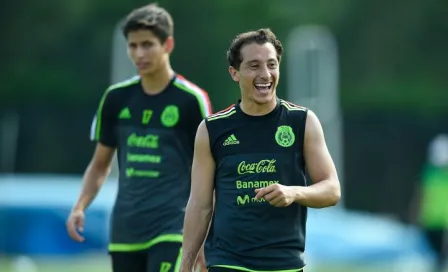 Guardado muestra la intimidad del Tri en video