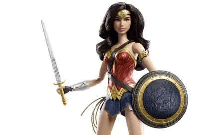 Mattel presenta la Barbie Wonder Woman