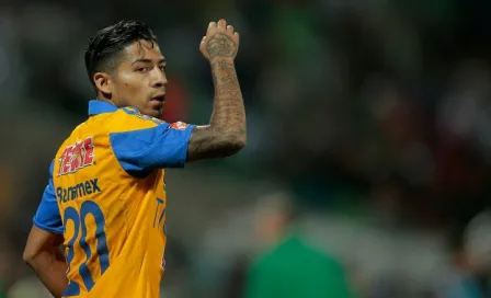 Chivas insiste por Javier Aquino