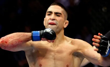 Ricardo Lamas cae contra Holloway en UFC 199