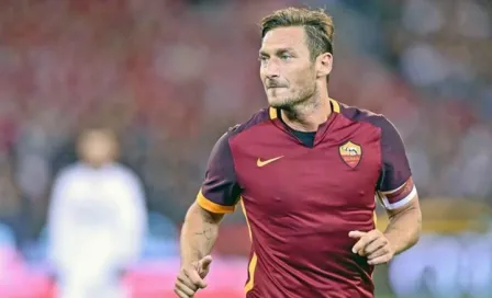 Francesco Totti renueva hasta 2017 con la Roma