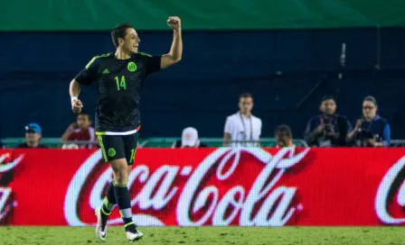 Chicharito, a un gol de Borgetti en el Tri