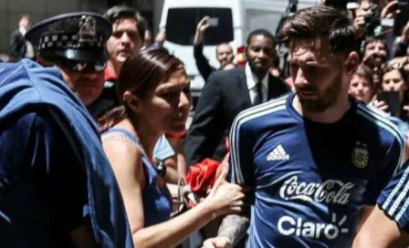 Aficionada se disculpa entre lágrimas por lastimar a Messi