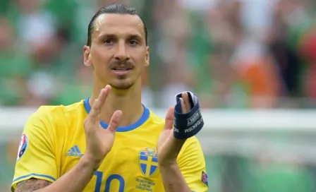 Zlatan haría exámenes médicos con el United tras la Euro