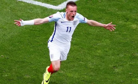 Vardy inicia agónica remontada de Inglaterra