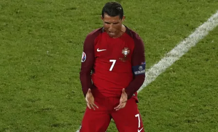 Tiros libres no se le dan a CR7 en Euro o Mundial 