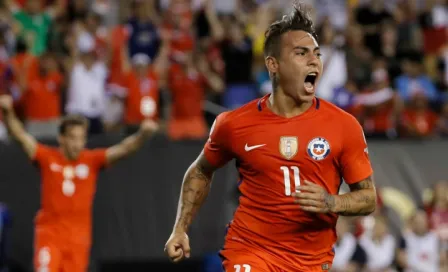 Eduardo Vargas recibe botín de oro en CA Centenario