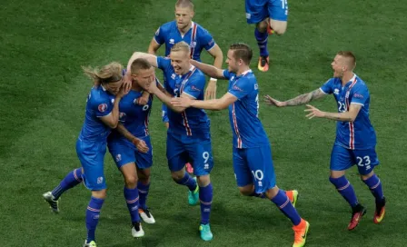 Islandia sorprende a Inglaterra y consigue histórico pase a Cuartos