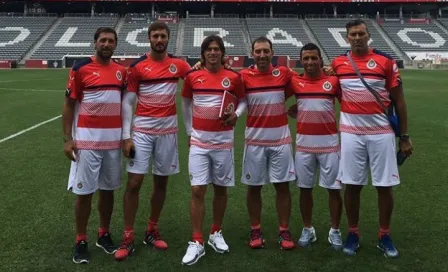 Chivas presume nueva indumentaria Puma