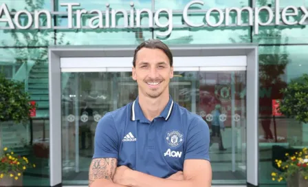 Zlatan rompe récord en su primer día con Man Utd