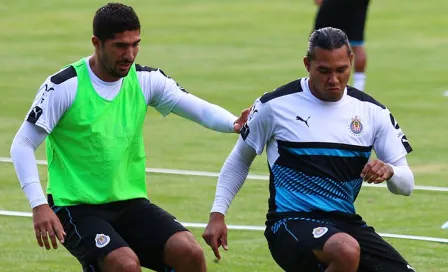 Chivas aumenta expectativa con nuevos detalles de jersey