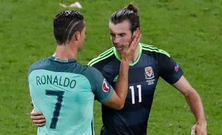 Cristiano consuela a Bale tras eliminación de Gales