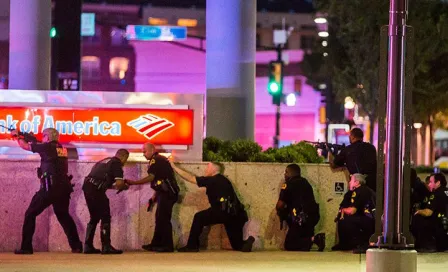 Mueren cuatro policías al ser emboscados durante protesta en Dallas