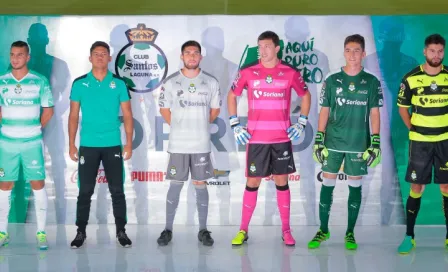 Santos presenta su uniforme para el A2016