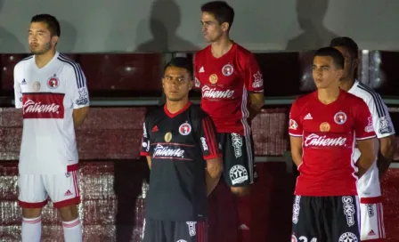 Xolos presenta elegante indumentaria para el A2016