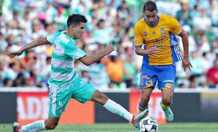 Postes se roban la emoción en empate entre Santos y Tigres