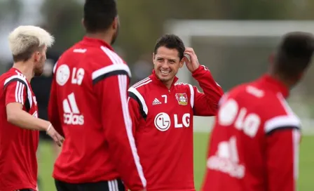 Chicharito realiza primer entrenamiento con Bayer