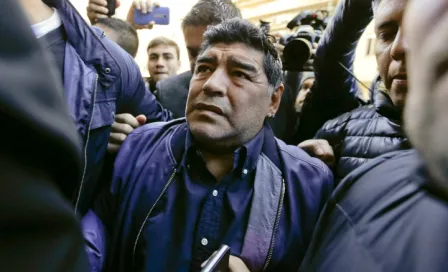 Maradona se ofrece para dirigir gratis a la albiceleste