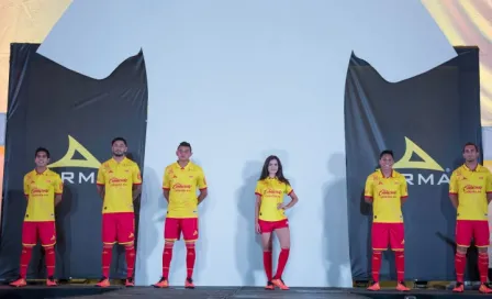 Monarcas presenta nuevo uniforme de local