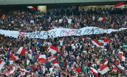 Aficionado del América es agredido en Estadio Chivas