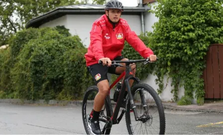 Chicharito conoce Austria en bicicleta