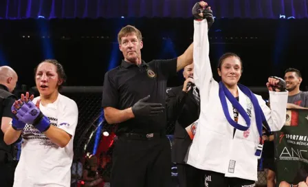 Alexa Grasso acribilla a Esquibel en su regreso a  la jaula