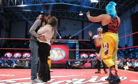 Psycho Clown ayuda a pareja a comprometerse