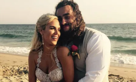 Lana sorprende con sexy vestido en su boda con Rusev