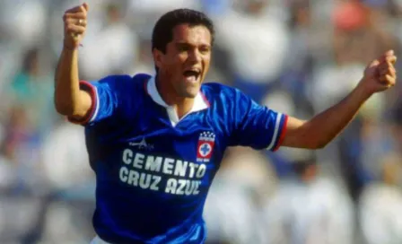 Exjugadores de Cruz Azul aprueban mudanza al Azteca