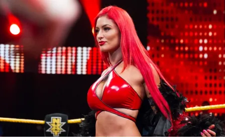 Eva Marie se queda sin sostén en Smackdown