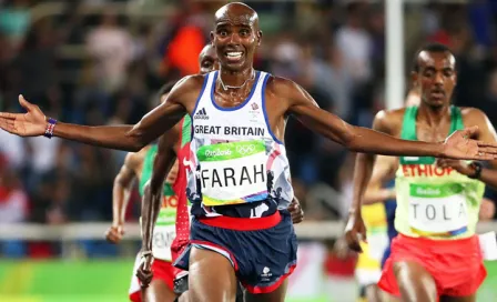 Mo Farah cae, pero remonta para ganar en 10 mil metros