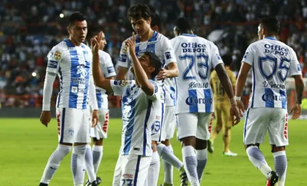 Pachuca frena invicto de Pumas con goleada