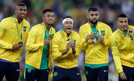 Neymar da medalla de oro a Brasil contra Alemania