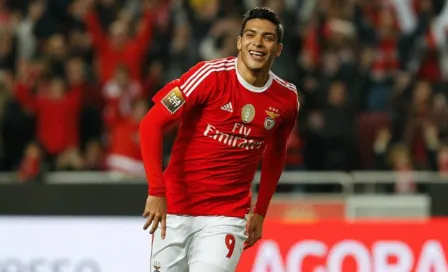 Jiménez anota y da al Benfica un punto en J2 de Portugal